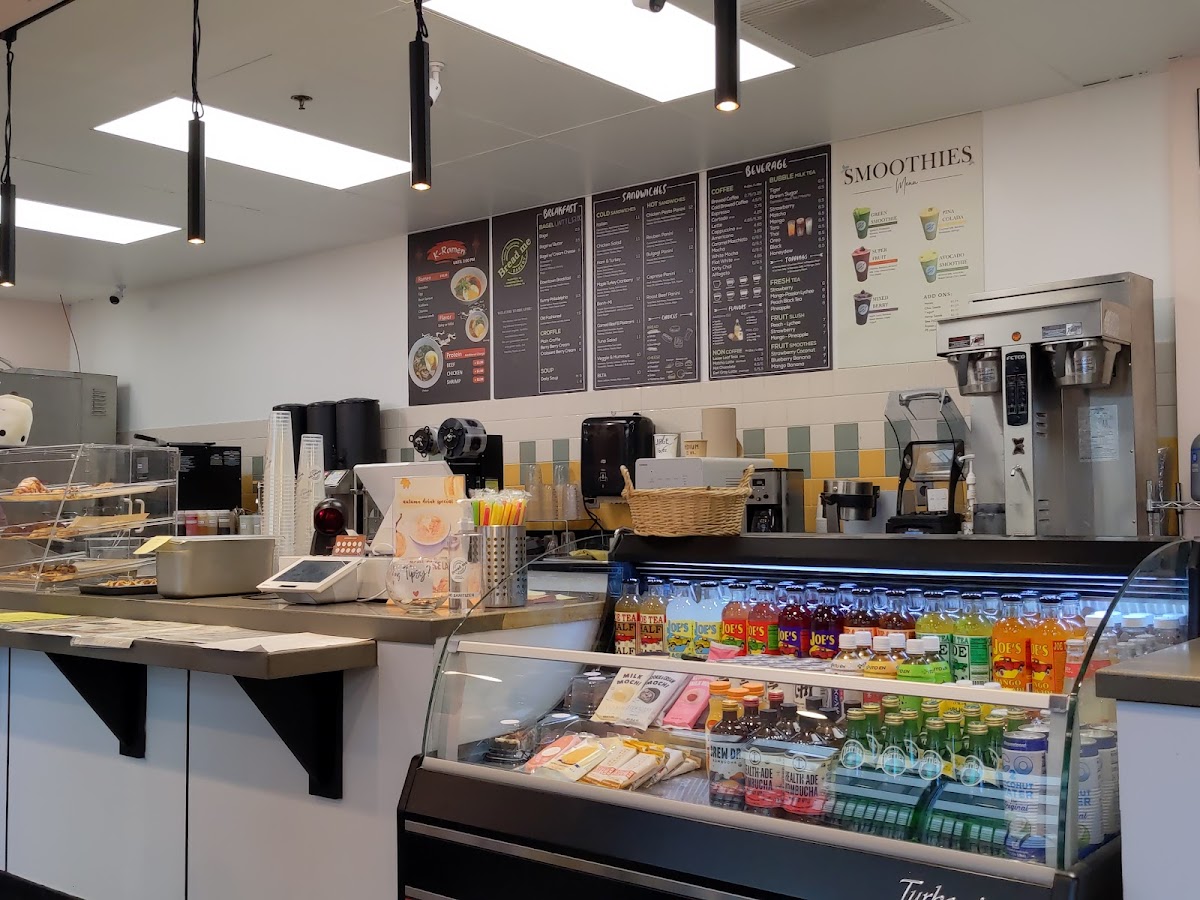 Bread Me Cafe - Smoothie & Bubble Tea